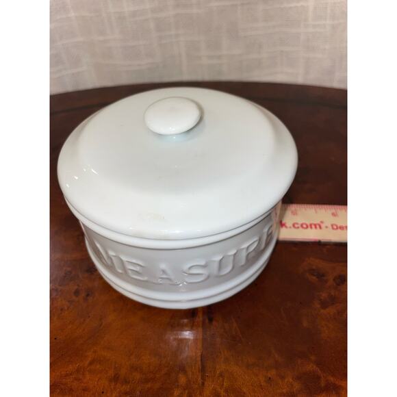 Fitz & Floyd everyday white nesting measuring cup set. - Picture 5 of 6